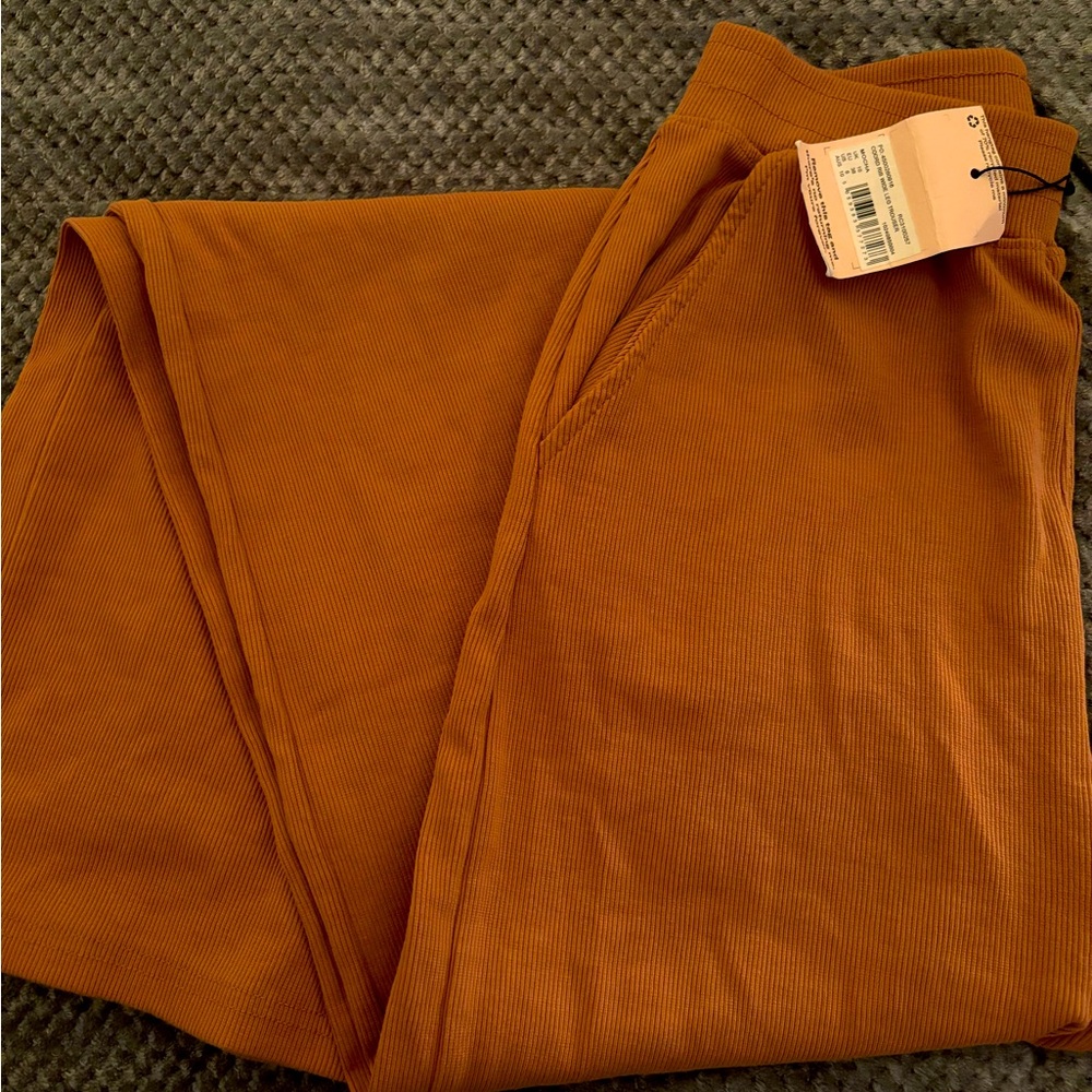 NWT MISSGUIDED wide leg pants Size 6 tall friendly
